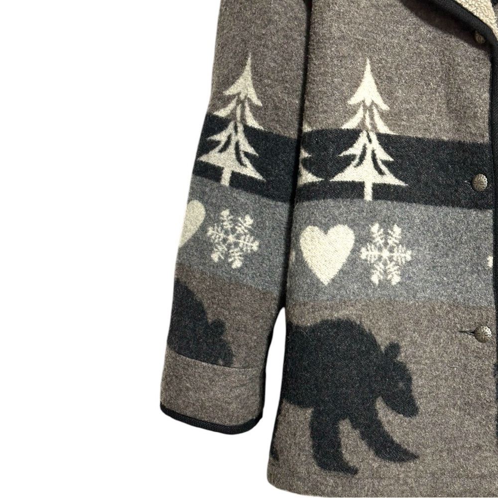 Gallery Vintage 80’s Wool Blend Gray Black Bear Snowflake Tree Scene Lined Coat - Picture 5 of 13